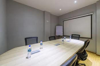 Treebo Golden Pearl Koramangala Hotel Бангалор Екстериор снимка