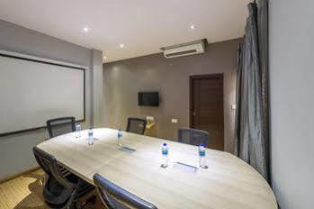 Treebo Golden Pearl Koramangala Hotel Бангалор Екстериор снимка
