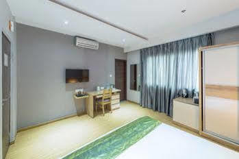 Treebo Golden Pearl Koramangala Hotel Бангалор Екстериор снимка